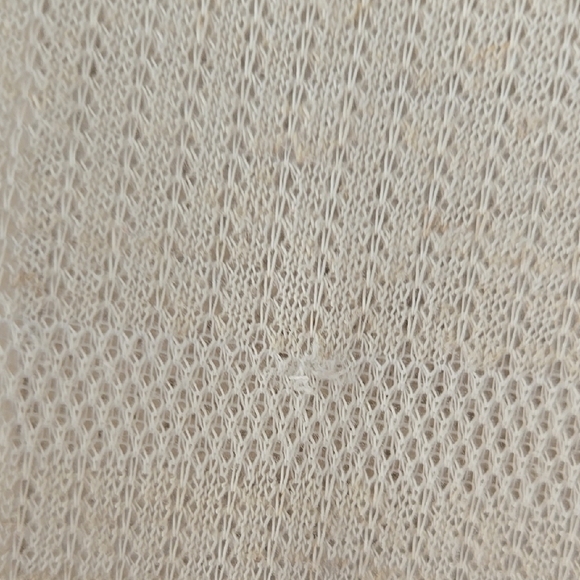 Altered State, Elegant Cream Lace Hem Top Size Large. - Picture 3 of 6